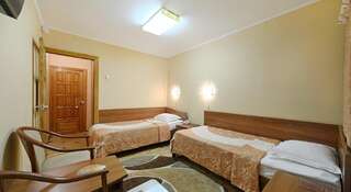 Гостиница Барнаул Барнаул Односпальная кровать в общем номере с 2 кроватями-3